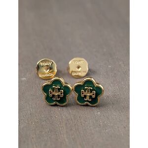TORY BURCH Kira Green Enamel Mini Flower Logo T Stud Earrings